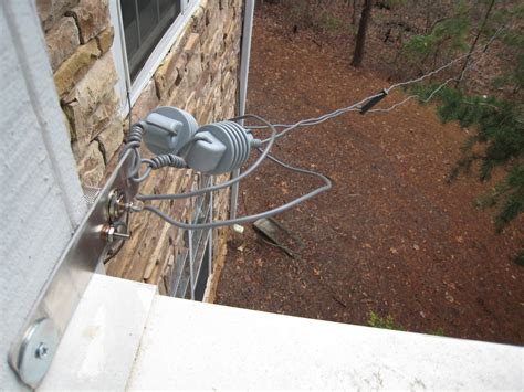 swl antenna hung on metal brackets|Alpha Delta DX.